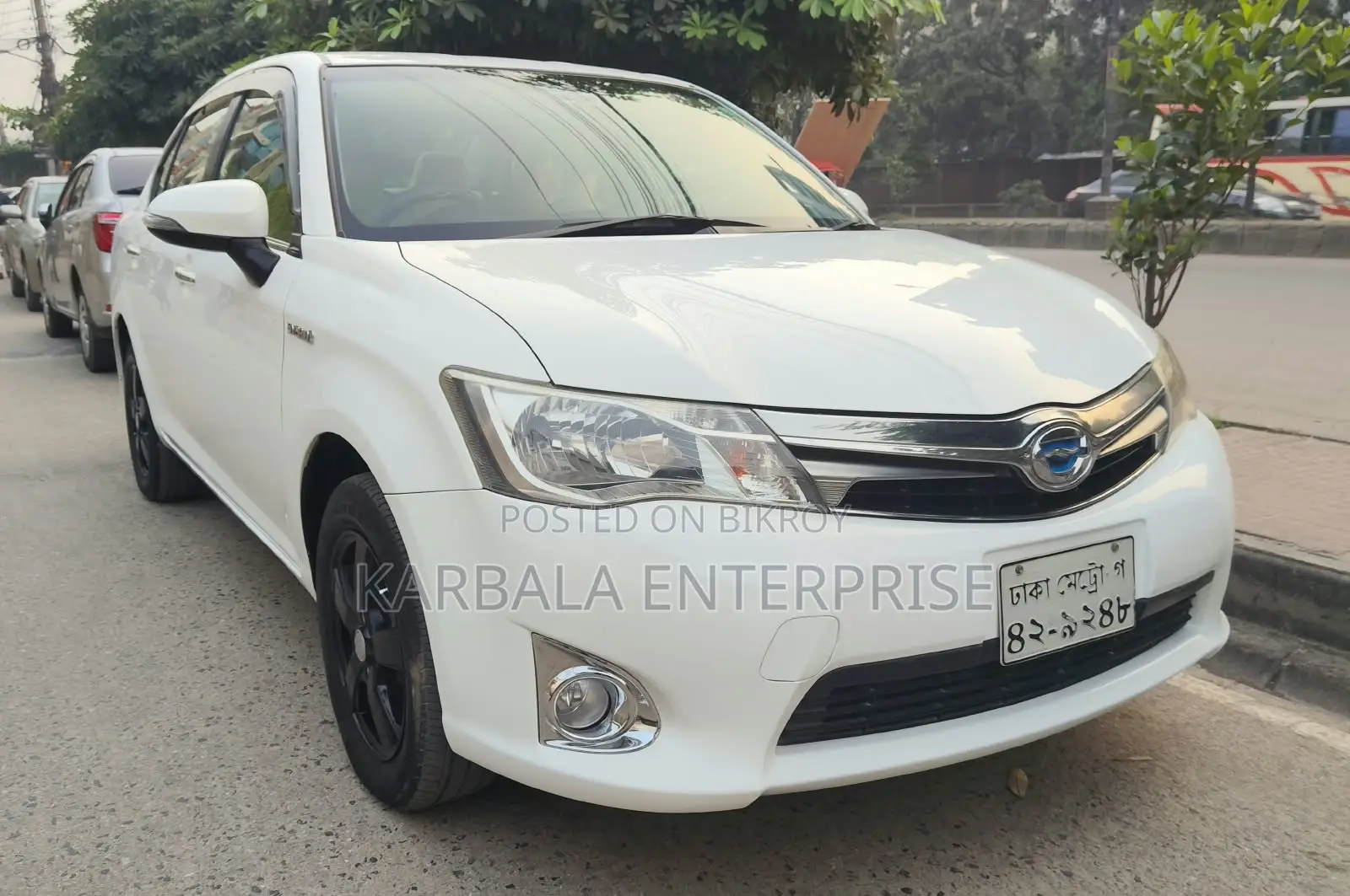 Toyota Axio 1.5 Hybrid Two-Wheel Drive 2013 White