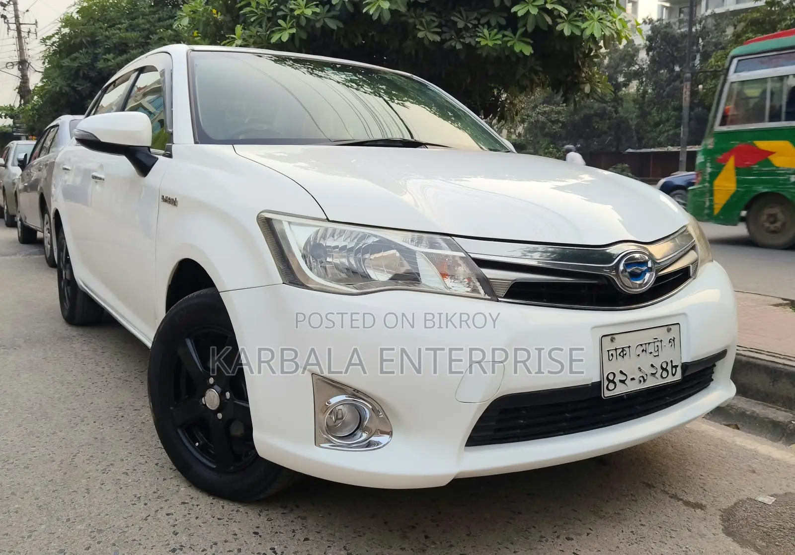 Toyota Axio 1.5 Hybrid Two-Wheel Drive 2013 White