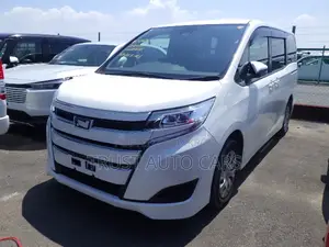 টয়োটা নোয়া ২০২১ পার্ল