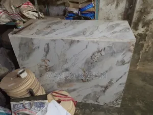 টাইলস কালার, দুইটি কাউন্টার টেবিল, ডয়ার সহ ৩.৫/২উচ্চতা ৩ফুট,৪/২+৩চ।