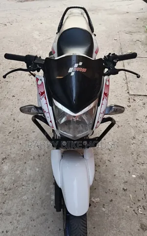হিরো হাংক ২০১৮ সাদা