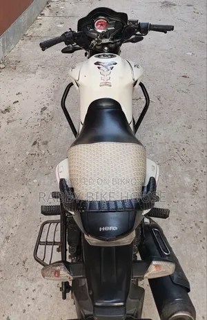 হিরো হাংক ২০১৮ সাদা