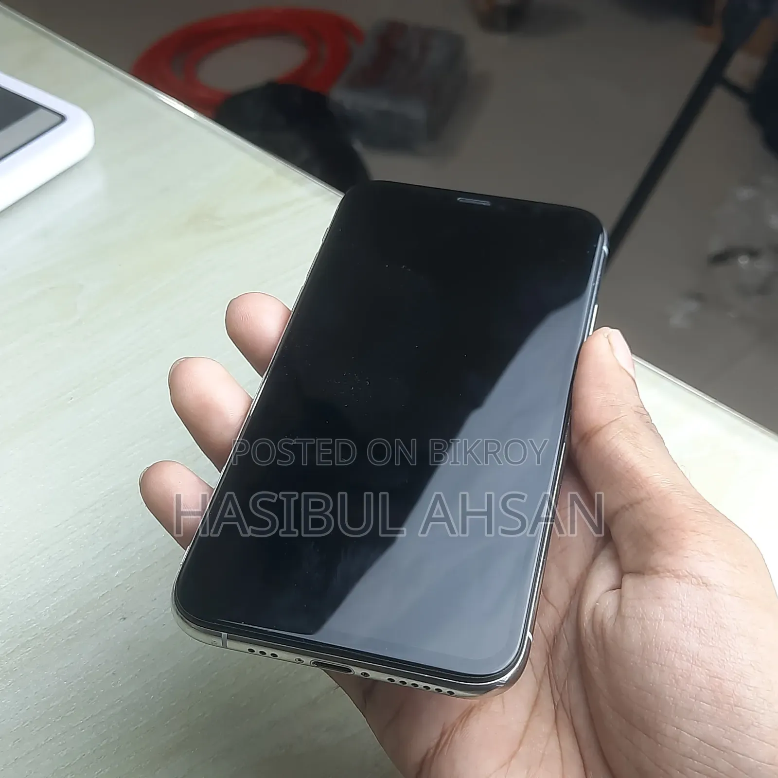 অ্যাপল আইফোন এক্সএস ২৫৬ জিবি হোয়াইট