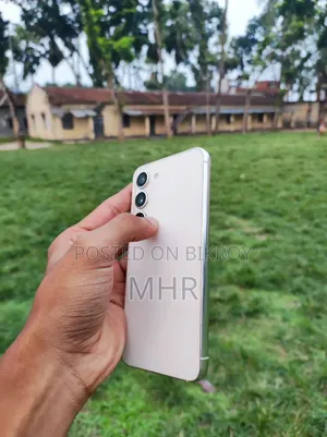 স্যামসাং গ্যালাক্সি এস২৩ ২৫৬ জিবি হোয়াইট
