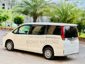 Toyota Noah 2014 Pearl