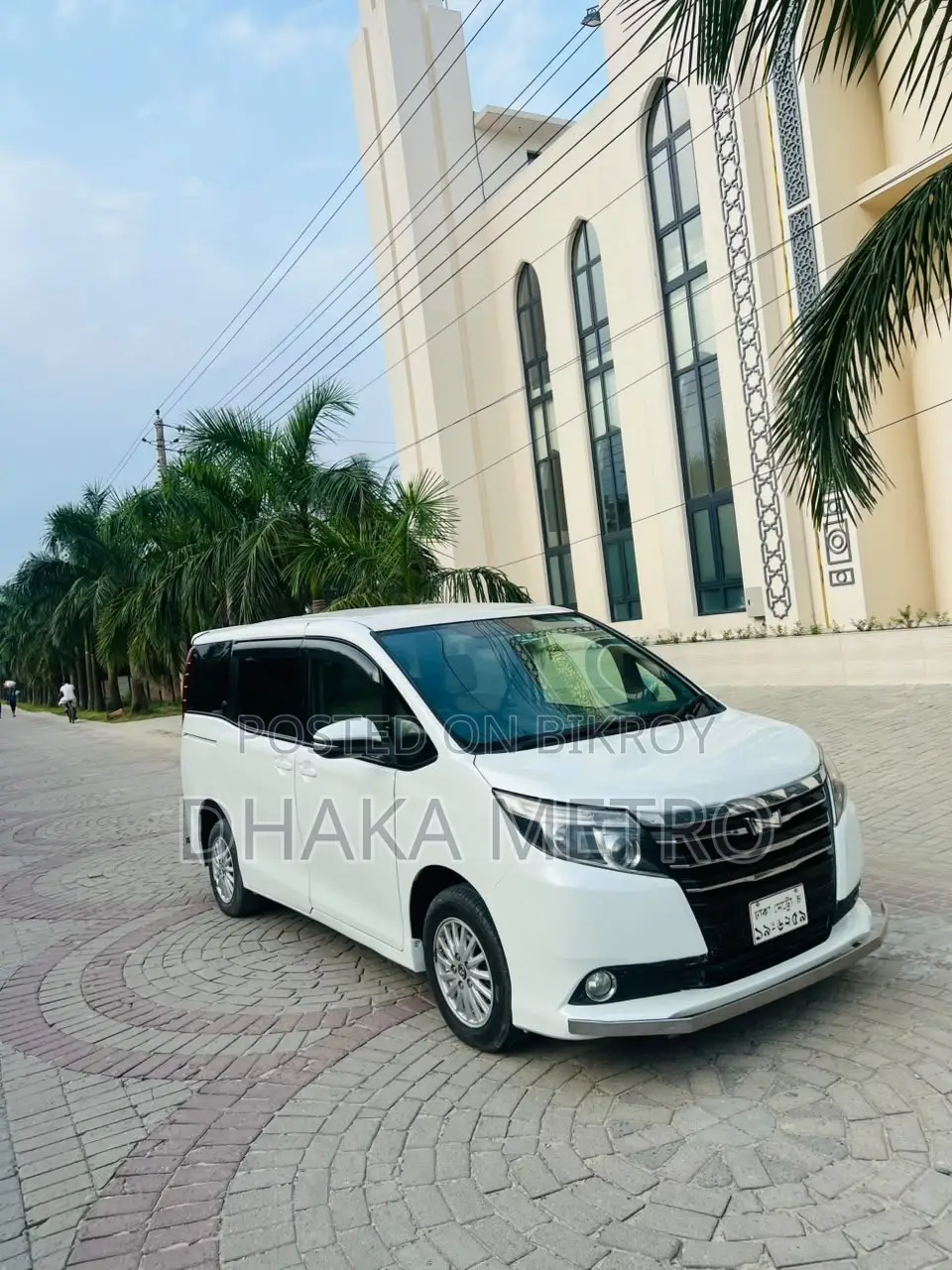 Toyota Noah 2014 Pearl