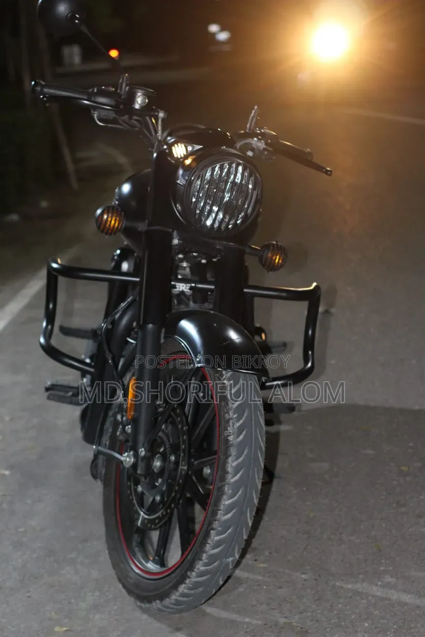 New Royal Enfield Bullet 350 2025 Black
