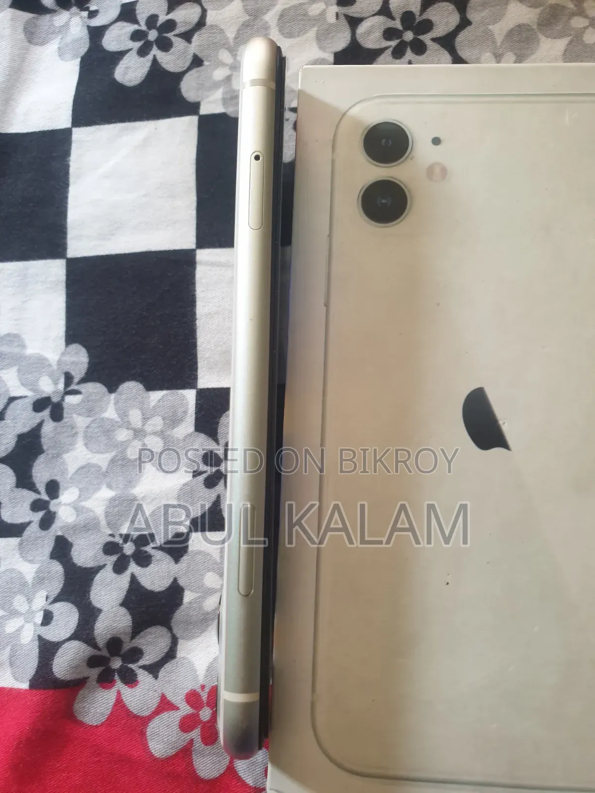 অ্যাপল আইফোন ১১ ৬৪ জিবি হোয়াইট