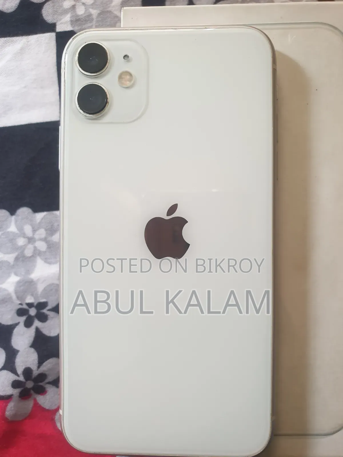 অ্যাপল আইফোন ১১ ৬৪ জিবি হোয়াইট