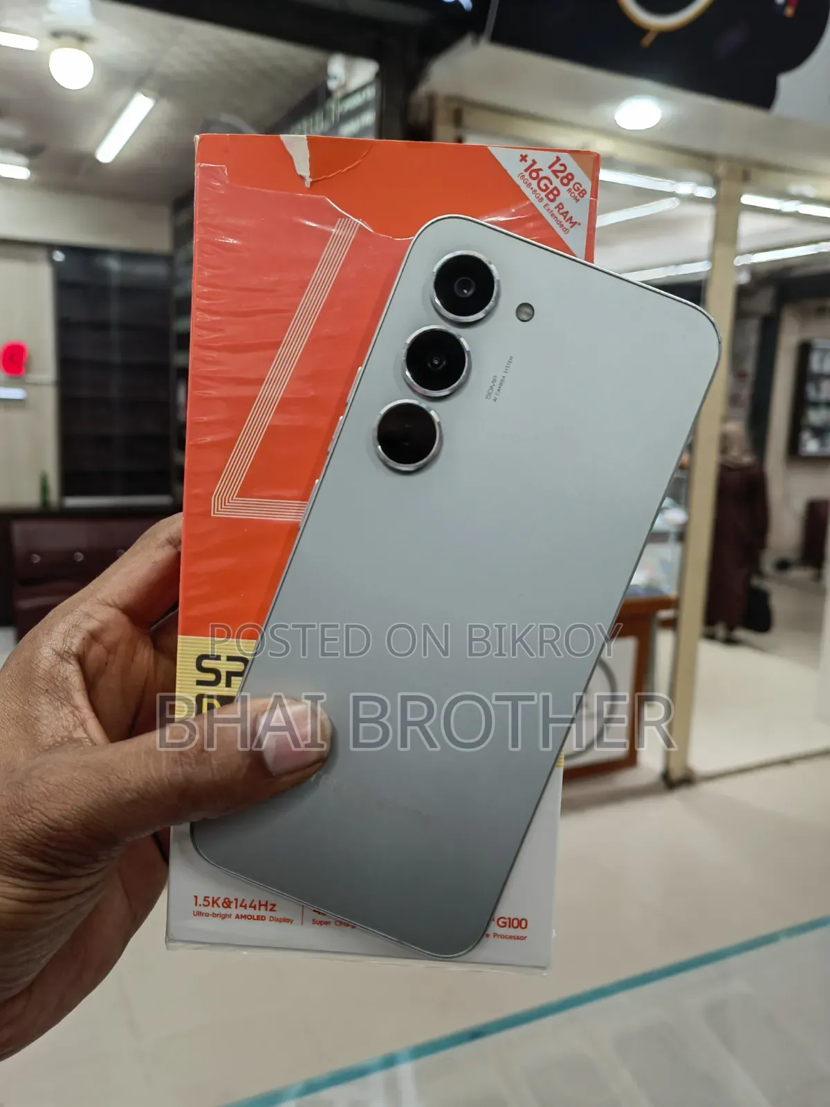 টেকনো স্পার্ক ৪০ প্রো+ ১২৮ জিবি সিলভার