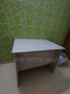 Selling this beautiful table due to lack of space at home.