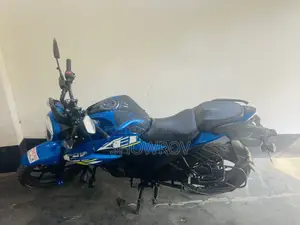সুজুকি জিক্সার ২০২২ নীল