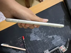 অ্যাপল আইফোন ১১ ১২৮ জিবি হোয়াইট