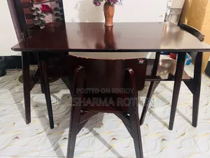 Regal Table With 4 Chair