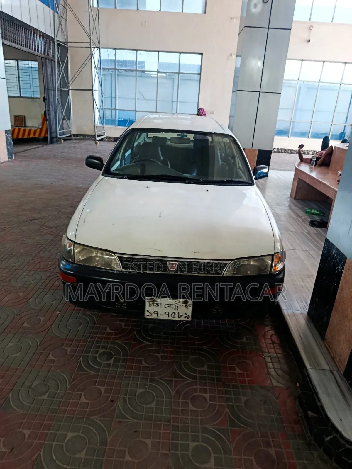 Toyota Corolla Hatchback 2001 White