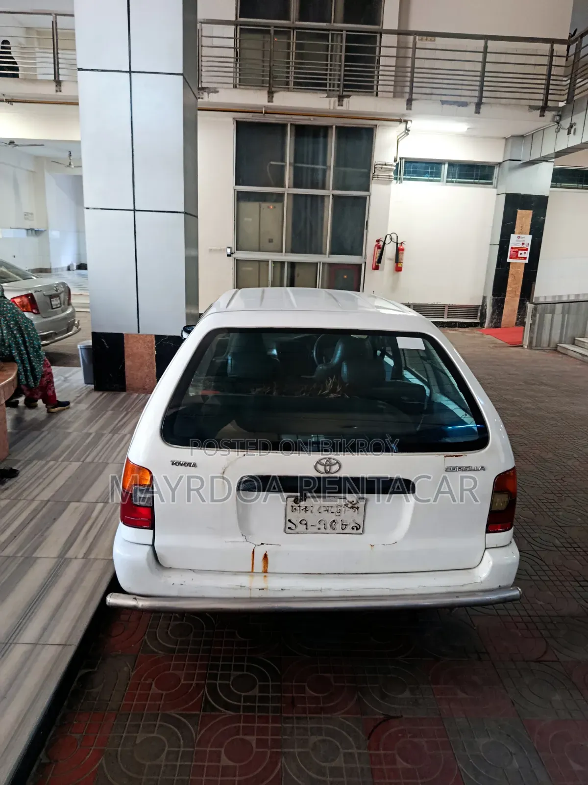 Toyota Corolla Hatchback 2001 White