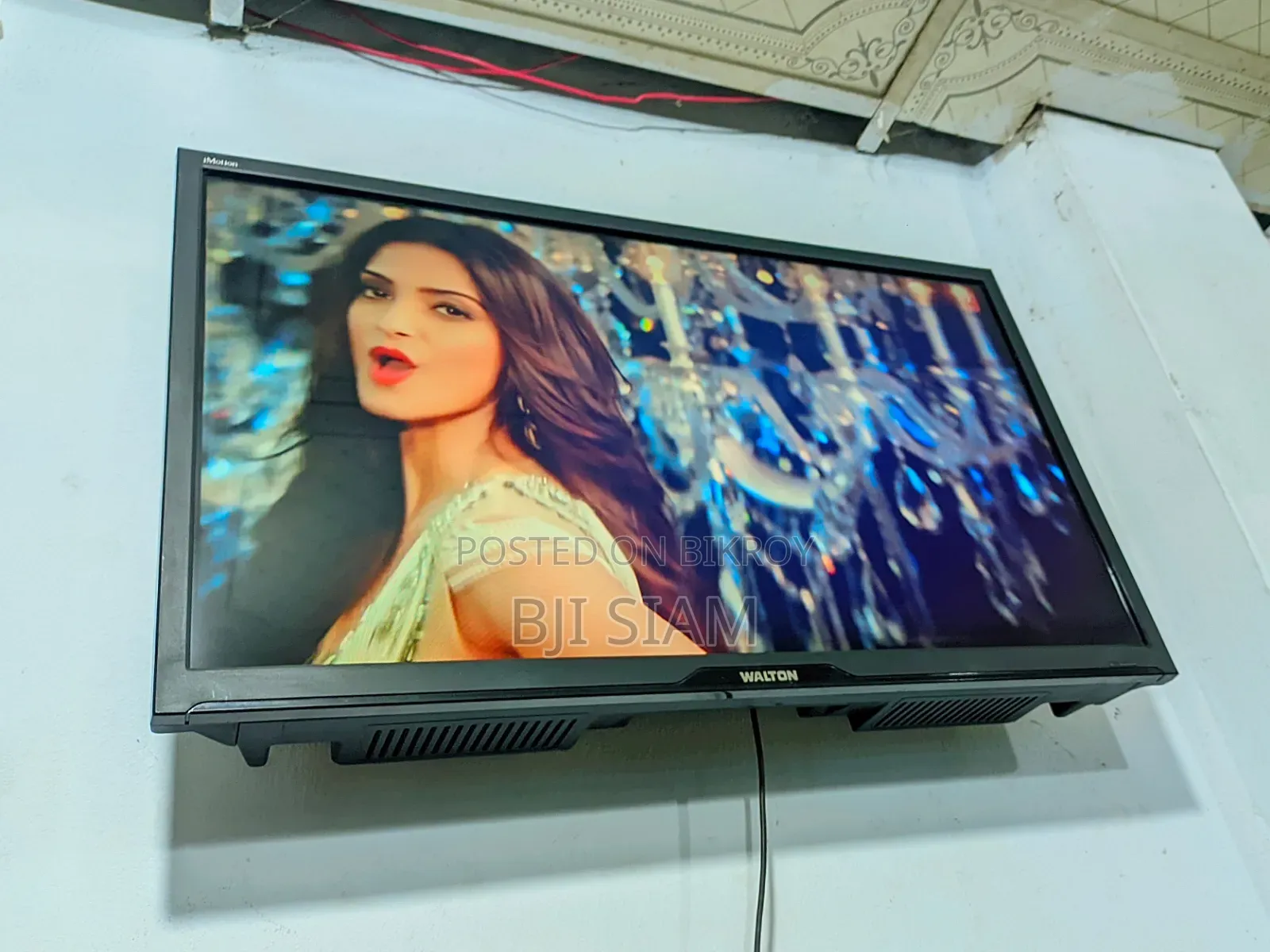 ওয়াল্টন টিভি ২৮ ইঞ্চি স্মার্ট