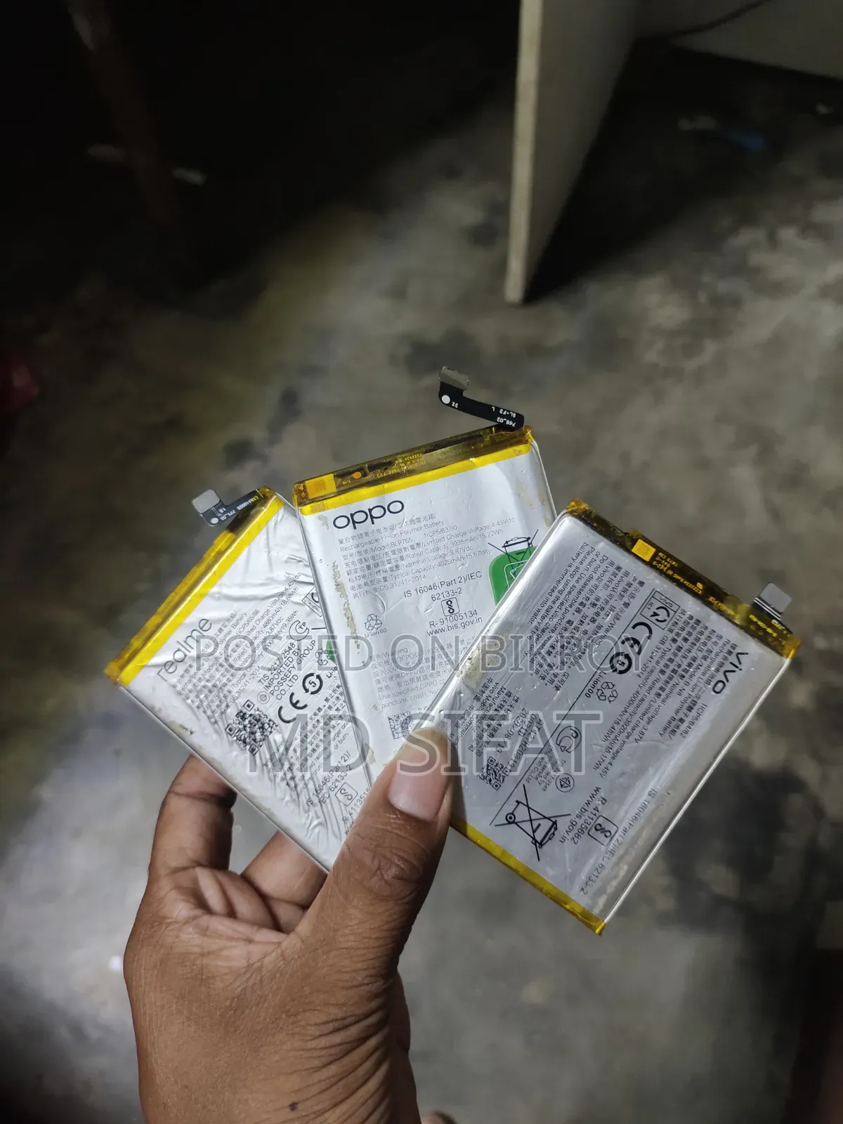 Three lithium phone batteries will be sold.