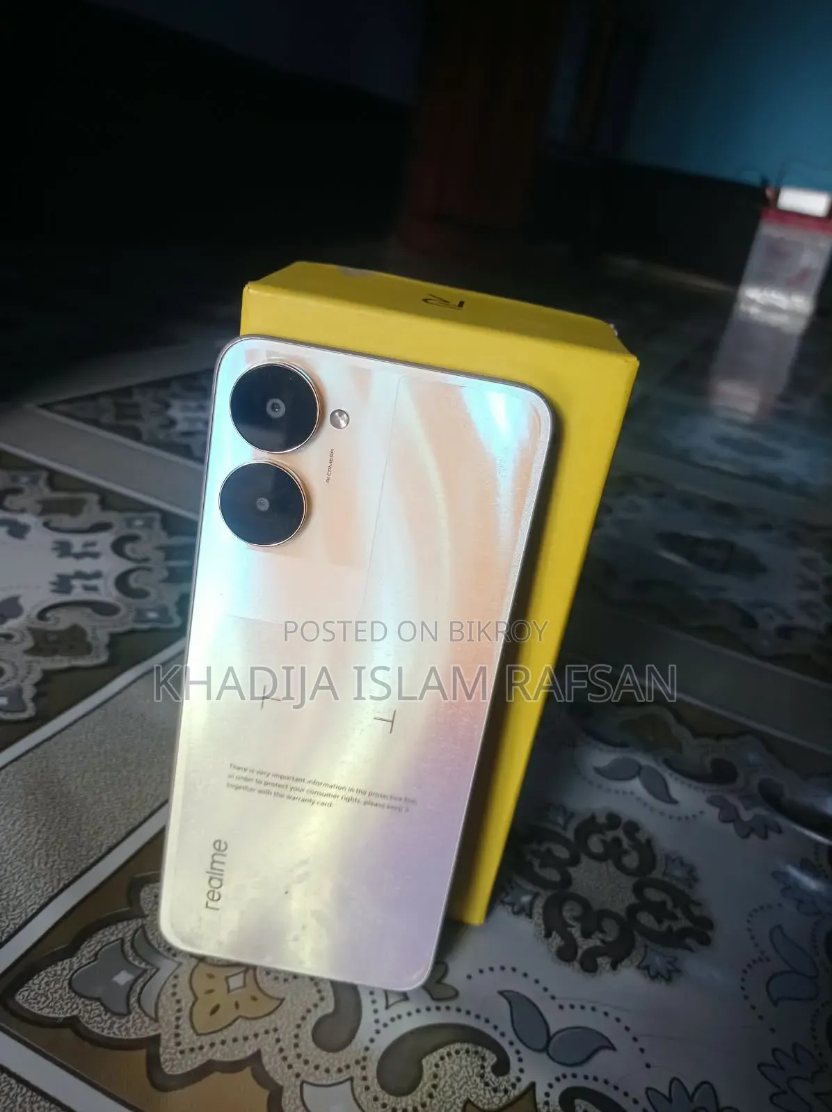 Realme V30 128 GB Gold
