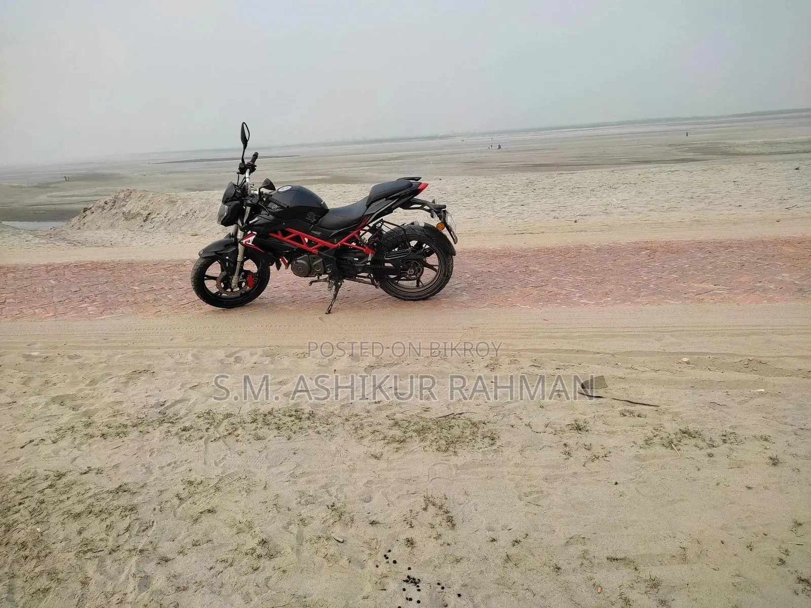 বেনেলি টিএনটি ২০১৯ কালো