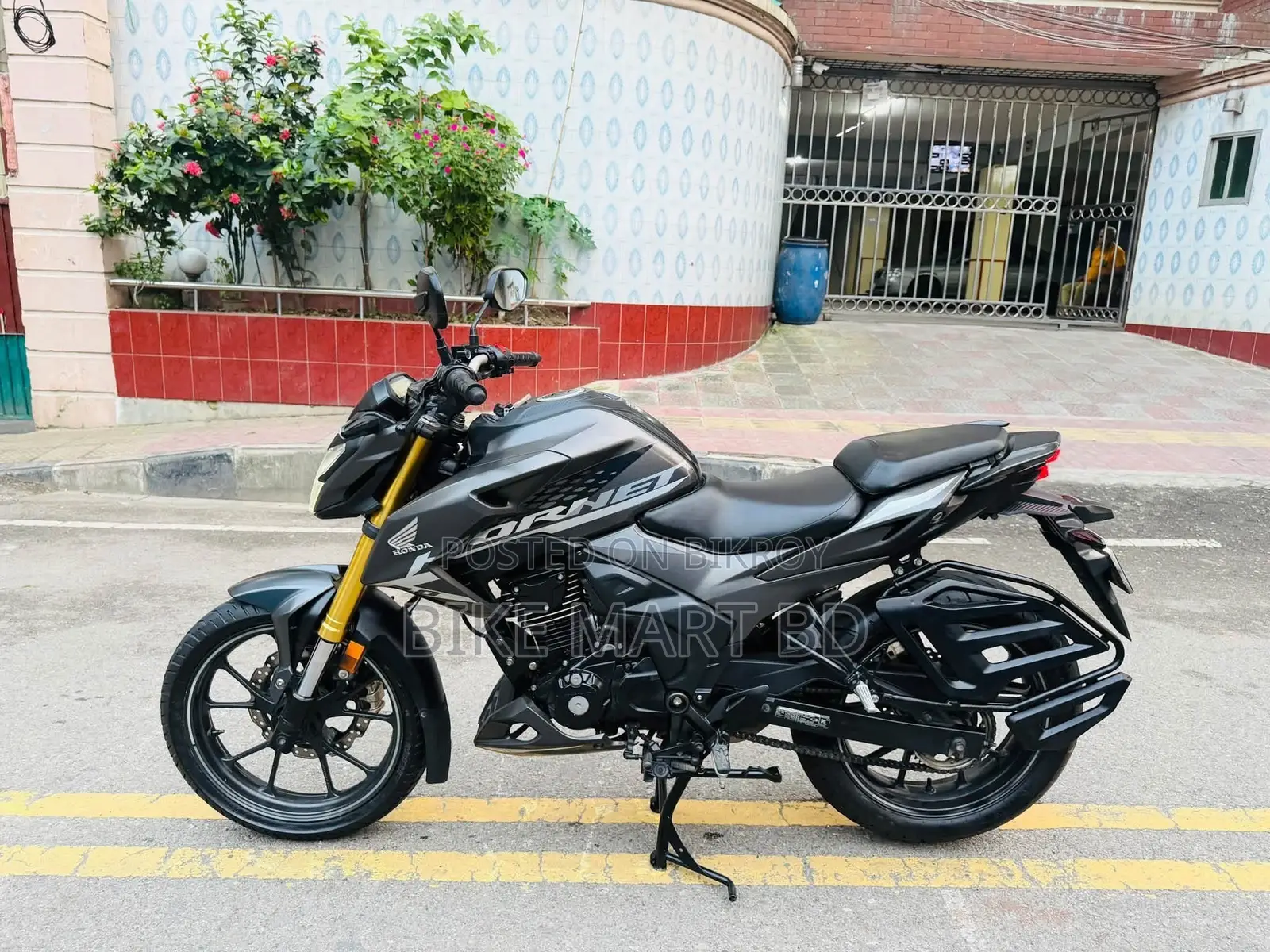 Honda Hornet 2.0 2025 Gray