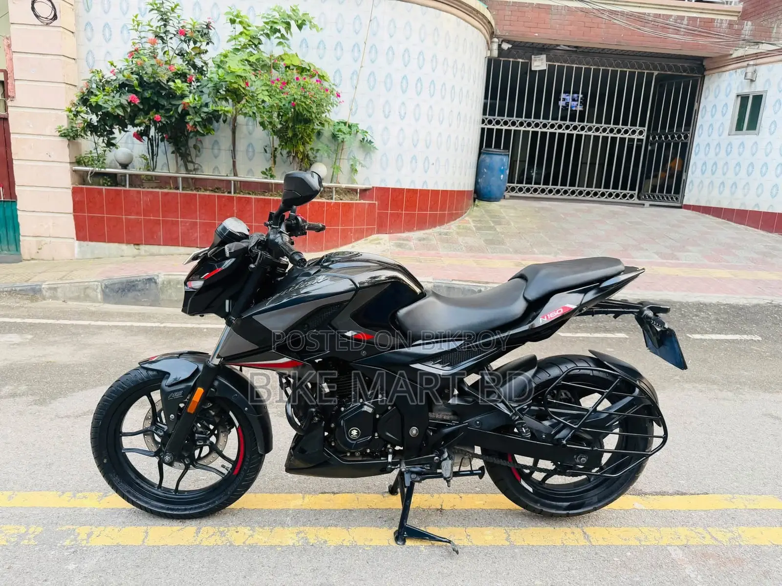Bajaj Pulsar N160 2025 Black