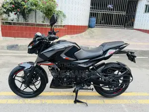 বাজাজ পালসার এন১৬০ ২০২৪ কালো