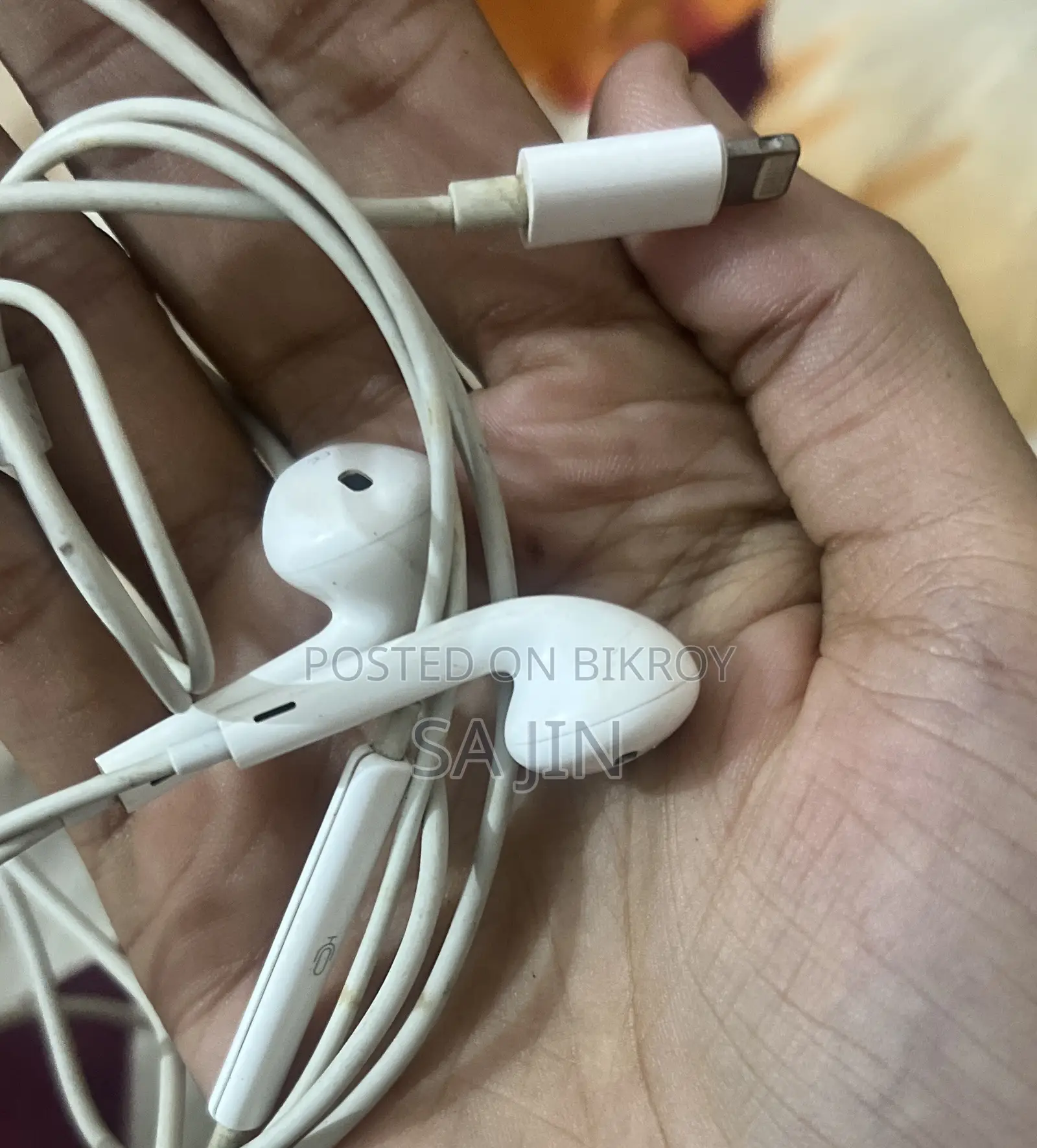 Apple EarPods With Lightning Connector Earphone