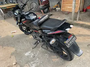 বাজাজ পালসার ১৫০ ২০১২ কালো