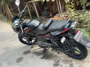 বাজাজ পালসার ১৫০ ২০১২ কালো