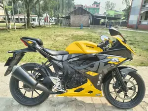 Suzuki GSX-R150 2023 Yellow