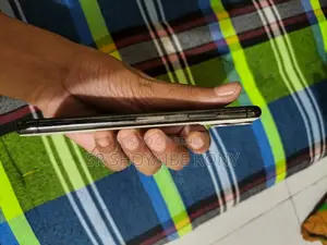 অ্যাপল আইফোন এক্সএস ৬৪ জিবি হোয়াইট