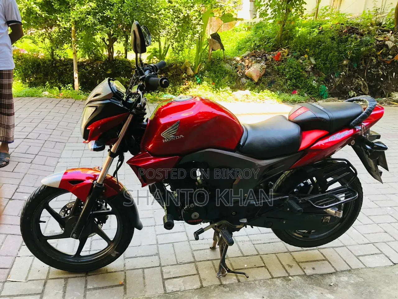 Honda CB 2017 Red