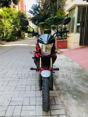 Honda CB 2017 Red