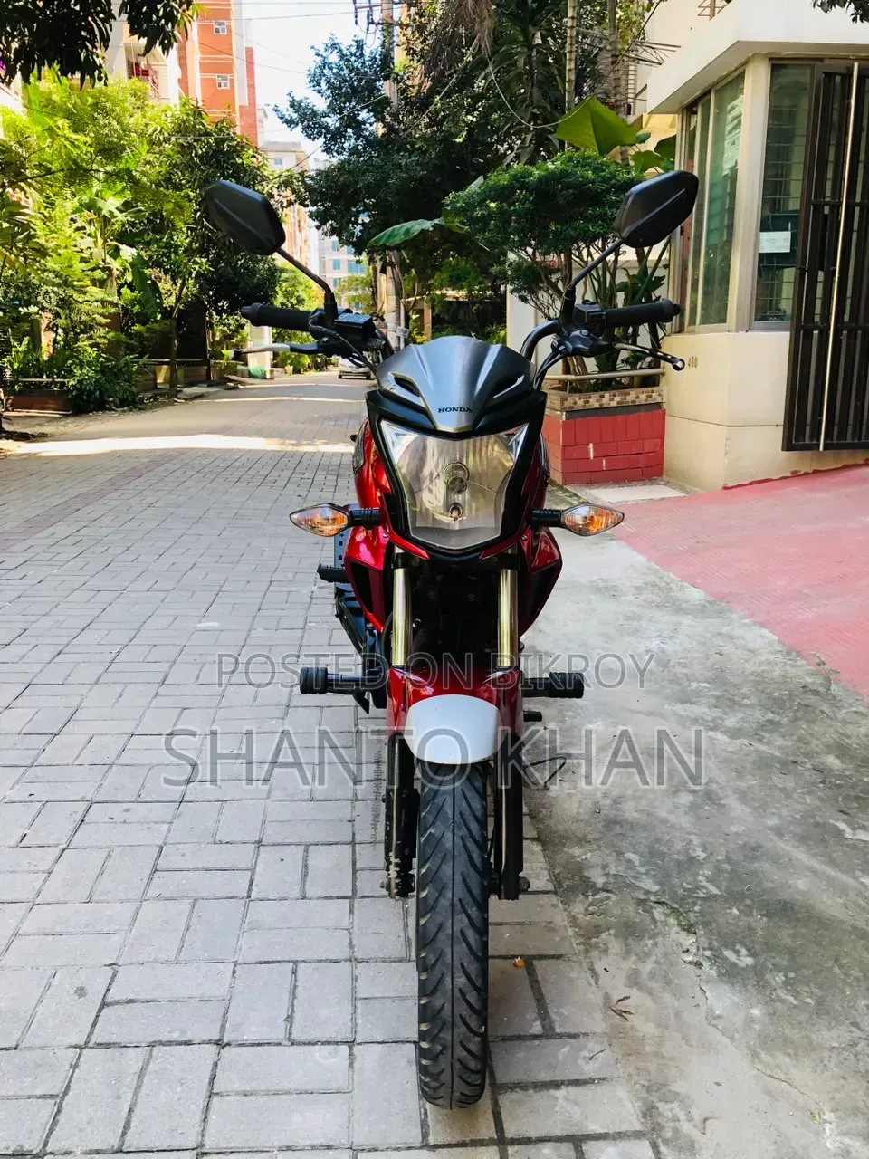 Honda CB 2017 Red