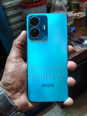 iQOO 128 GB Blue