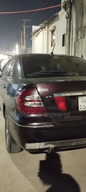টয়োটা প্রিমিও ২০০২ মেরুন