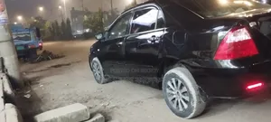 টয়োটা করোল্লা ২০০৫ কালো