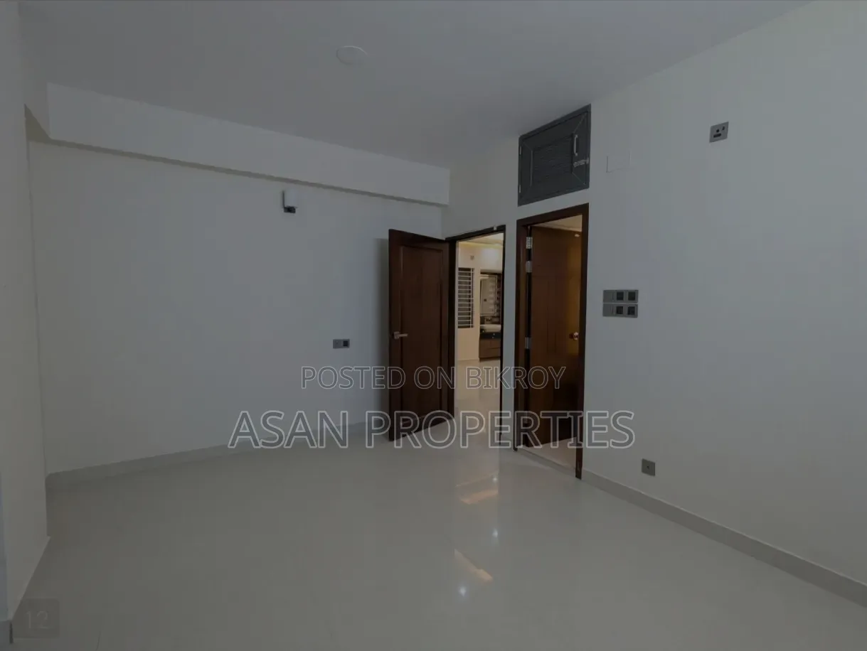 লেক সার্কাস রোড, পান্থপথে ৩ বেডরুমের অ্যাপার্টমেন্ট বিক্রয়