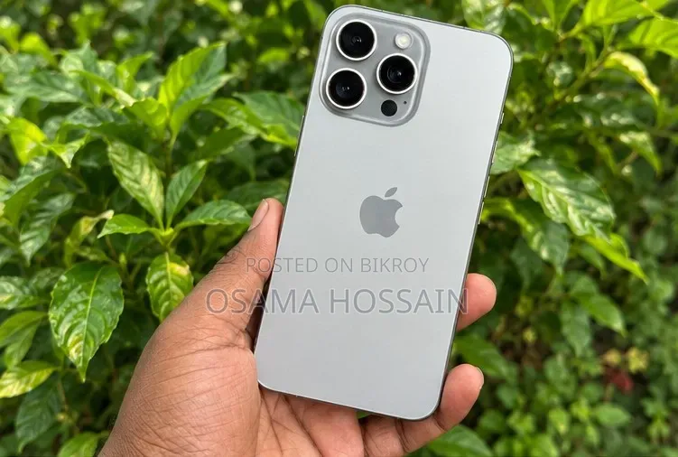 অ্যাপল আইফোন ১৫ প্রো ম্যাক্স ২৫৬ জিবি হোয়াইট