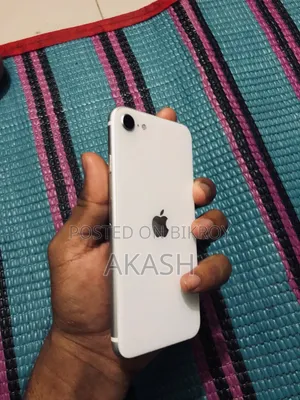 অ্যাপল আইফোন এসই ৬৪ জিবি হোয়াইট
