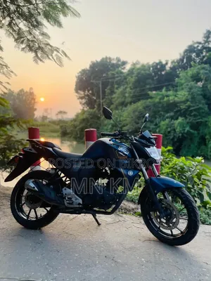 ইয়ামাহা এফজেডএস ভি২ ২০২২ নীল