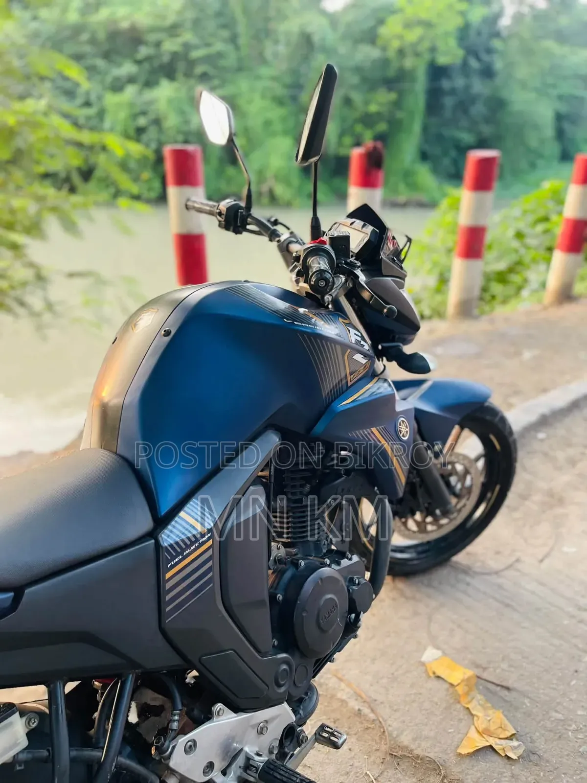 ইয়ামাহা এফজেডএস ভি২ ২০২২ নীল