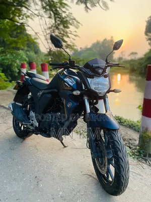 ইয়ামাহা এফজেডএস ভি২ ২০২২ নীল