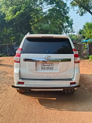 টয়োটা ল্যান্ড ক্রুজার ৪.০ ভি৬ জিএল ২০১২ পার্ল
