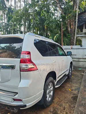 টয়োটা ল্যান্ড ক্রুজার ৪.০ ভি৬ জিএল ২০১২ পার্ল