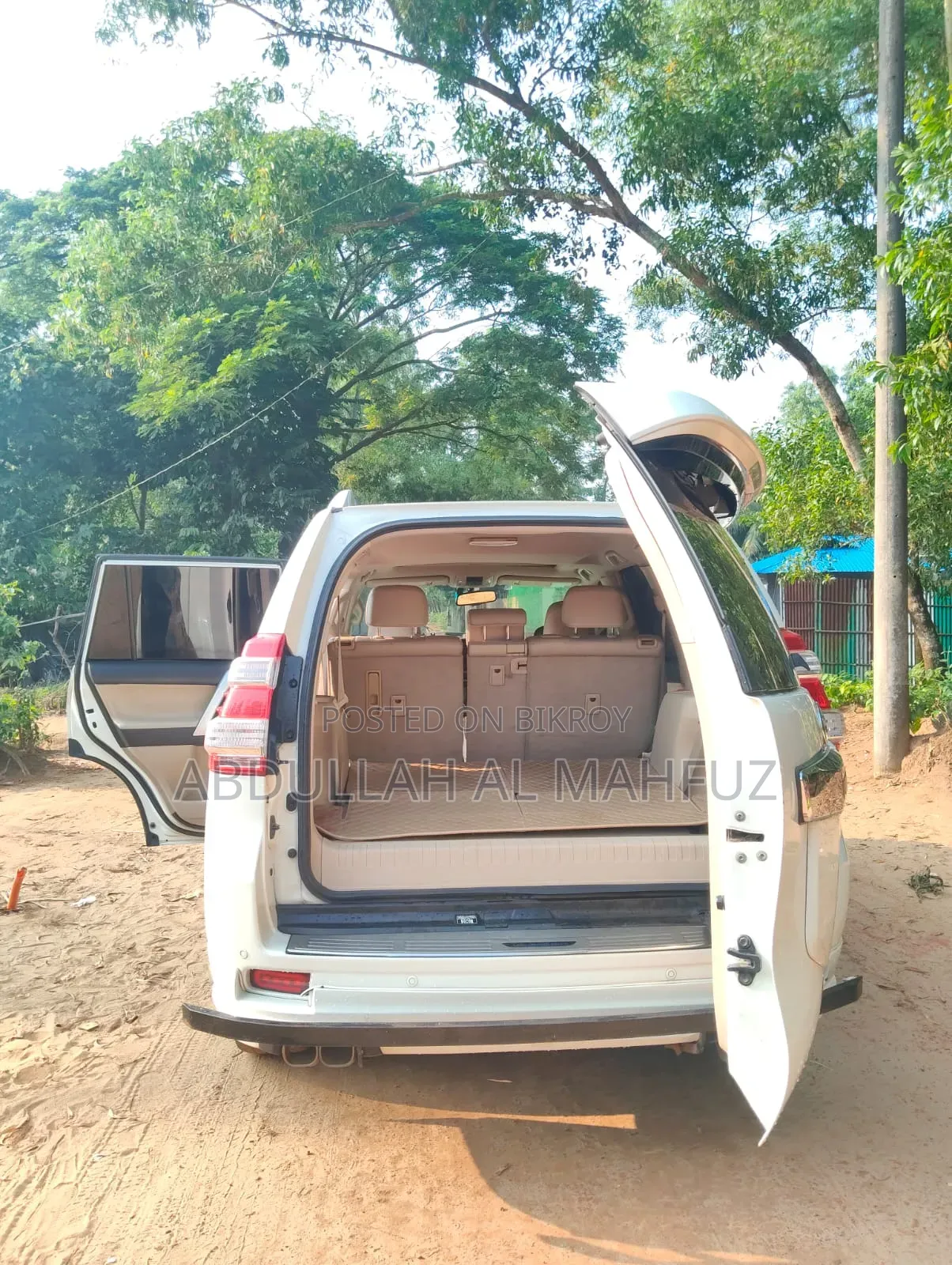 টয়োটা ল্যান্ড ক্রুজার ৪.০ ভি৬ জিএল ২০১২ পার্ল