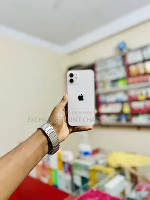 অ্যাপল আইফোন ১২ ১২৮ জিবি হোয়াইট