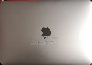 Laptop Apple MacBook Pro 2022 M2 8GB Apple M2 SSD 256GB