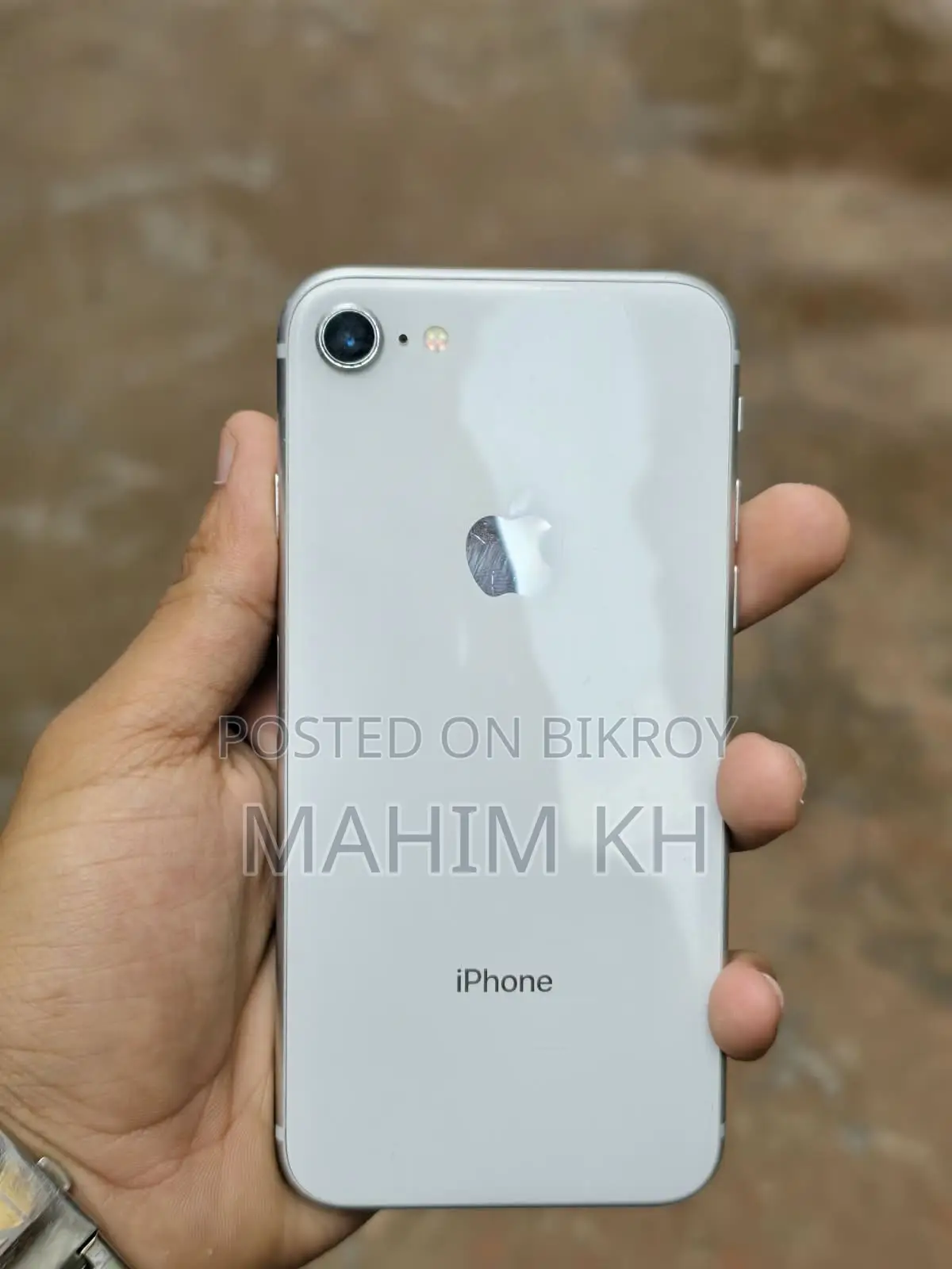 অ্যাপল আইফোন ৮ ৬৪ জিবি হোয়াইট